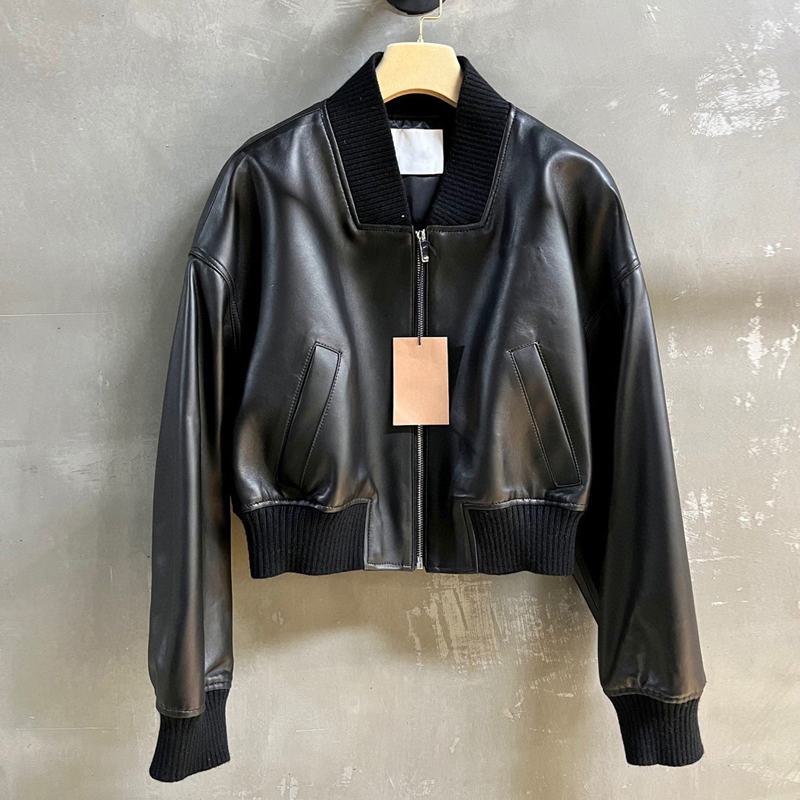Street Fashion Winter 2026 - Jaket Kulit Asli Wanita Terbaru 2026,